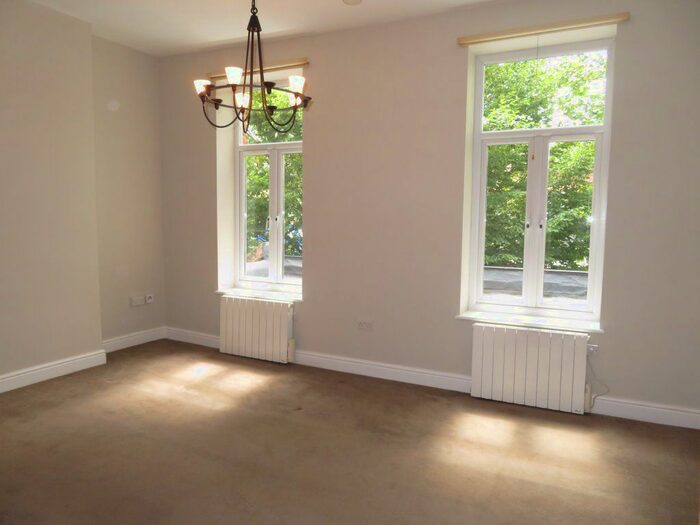 2 Bedroom Flat To Rent In Thaxted Place, Chingford, E4