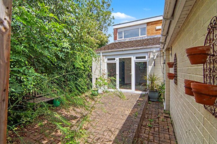 3 Bedroom Semi-Detached House For Sale In Arne Road, Coventry, CV2
