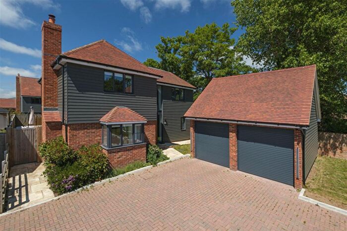5 Bedroom Detached House For Sale In Claygate House, Goose Farm, Canterbury, CT2