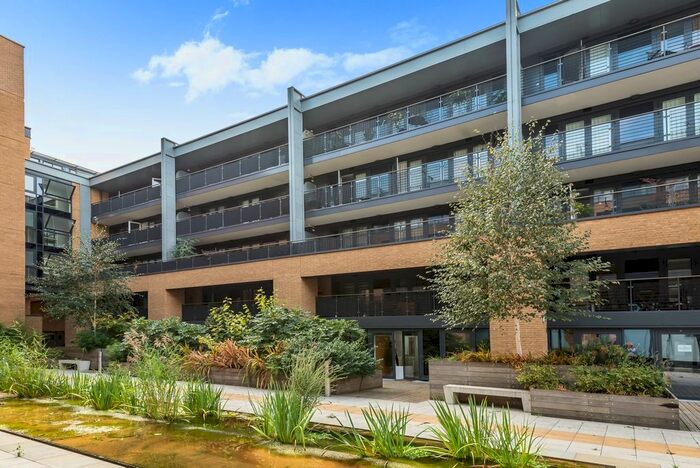 2 Bedroom Flat To Rent In Wharf Street, London, SE8