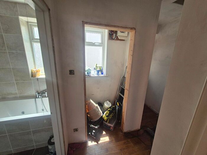 1 Bedroom Flat To Rent In Hendford Grove, Yeovil, BA20