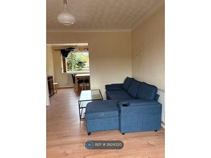 3 Bedroom Semi-Detached House To Rent In Sunrise Avenue, Chelmsford, CM1