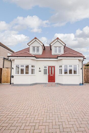 4 Bedroom Detached House To Rent In Blackfen Road Sidcup, DA15
