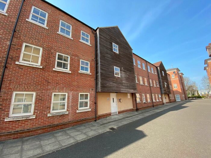 2 Bedroom Apartment To Rent In Pine Street, Fairford Leys, Aylesbury, HP19