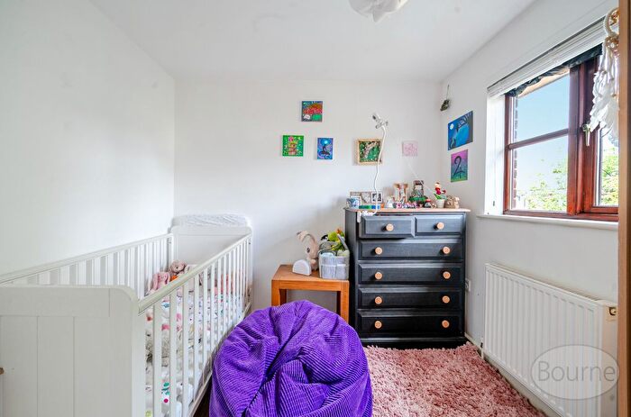 2 Bedroom Detached House For Sale In Sycamore Drive, Ash Vale, Surrey, GU12