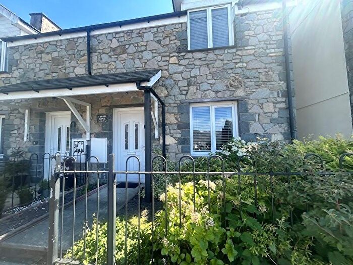 2 Bedroom End Of Terrace House To Rent In Tai Huw Llwyd, Ffestiniog, LL41