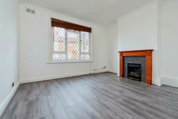 2 Bedroom House To Rent In Stanley Road, Croydon, CR0