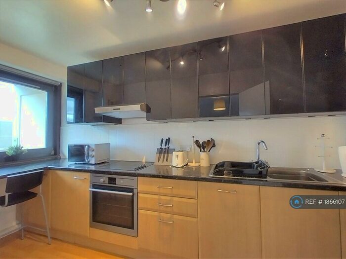 2 Bedroom Maisonette To Rent In Gilcomstoun Land, Aberdeen, AB10