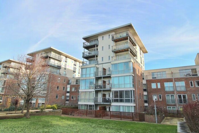 2 Bedroom Apartment To Rent In Cross Street, Southsea, PO1