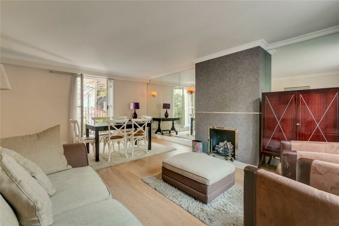 2 Bedroom Mews To Rent In Redcliffe Mews, London, SW10