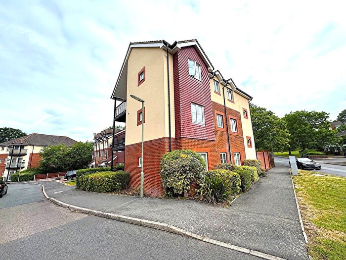 2 Bedroom Flat For Sale In School Meadow, Guildford, GU2