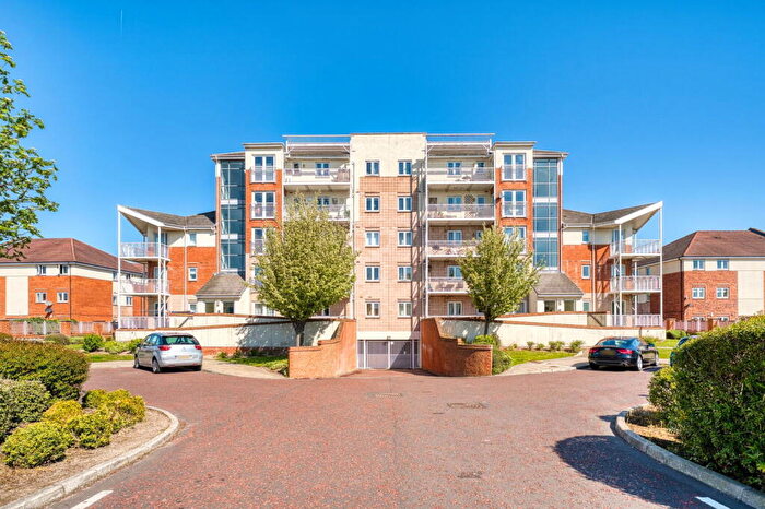 2 Bedroom Flat For Sale In Kingfisher Court, Dunston, NE11