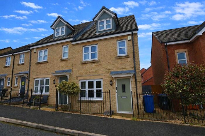 3 Bedroom End Of Terrace House For Sale In Fitzgerald Drive, Darwen, Lancashire, BB3