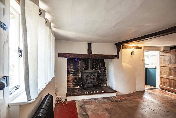 2 Bedroom Character Property To Rent In The Little Cottage, Goring On Thames, RG8