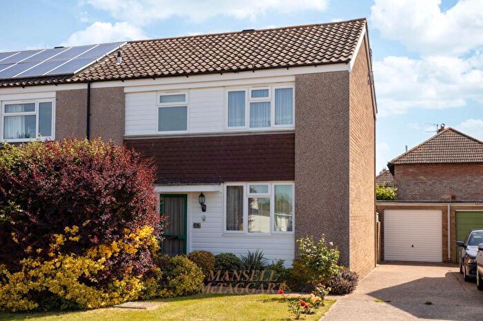 3 Bedroom Semi-Detached House For Sale In Manor Drive, Horley, RH6
