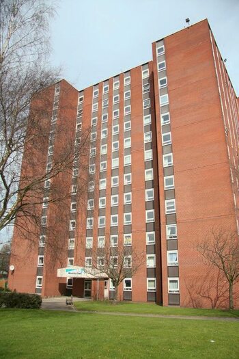 2 Bedroom Flat To Rent In Waverley Court, Crewe, CW2
