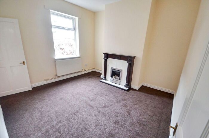 3 Bedroom Flat To Rent In Ross Street, Widnes, WA8