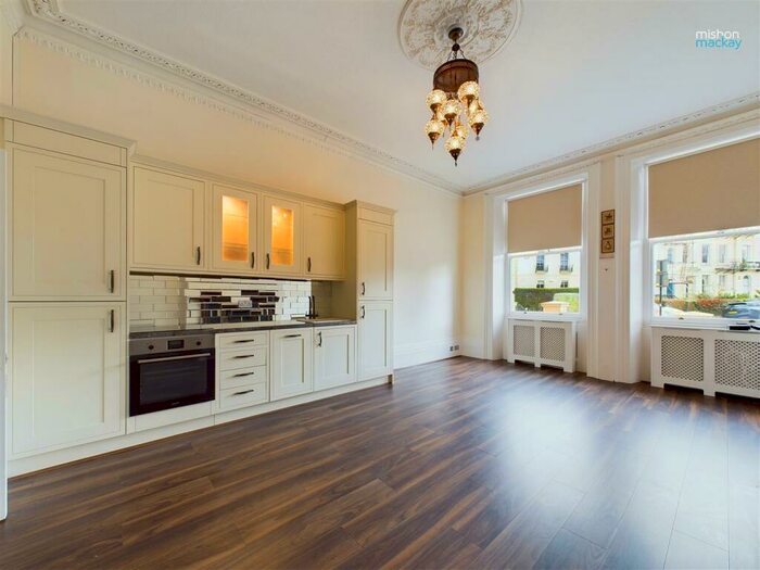 2 Bedroom Flat To Rent In Vernon Terrace, Brighton, BN1