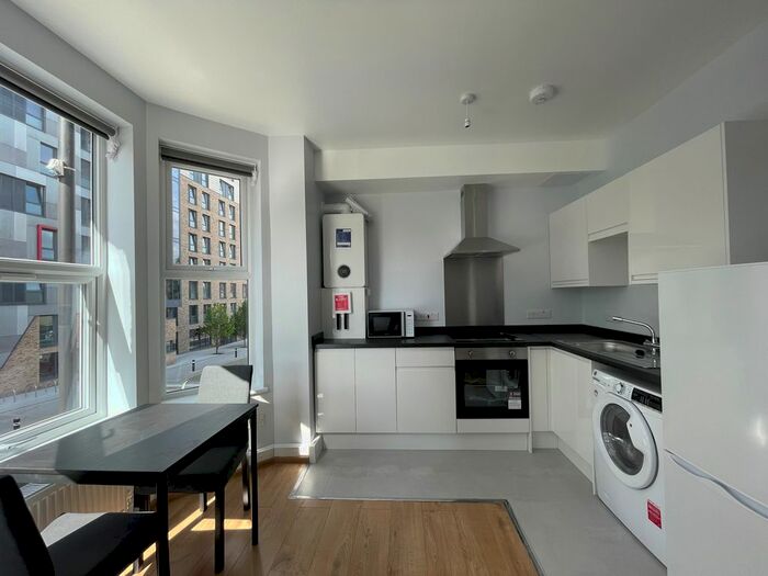 2 Bedroom Flat To Rent In Commercial Road, Southampton, SO15