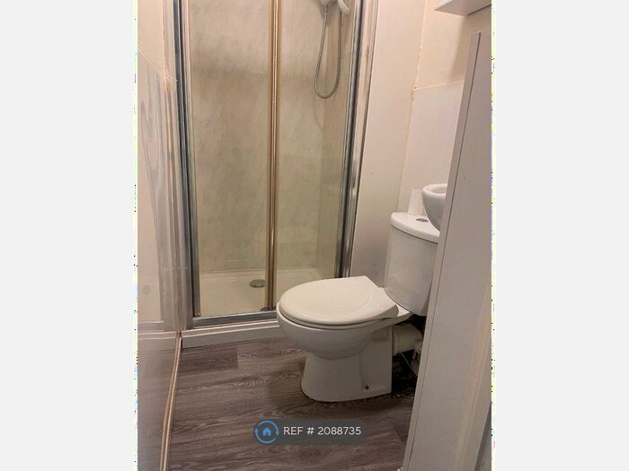 Studio To Rent In Handsacre, Rugeley, WS15