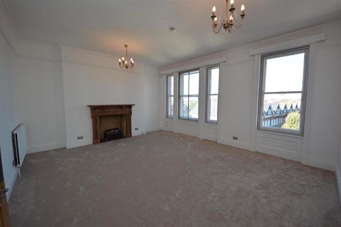 4 Bedroom Flat To Rent In Goldhurst Mansions Goldhurst Terrace, NW6