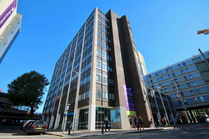 1 Bedroom Flat For Sale In Isambard Brunel Road, Portsmouth, PO1