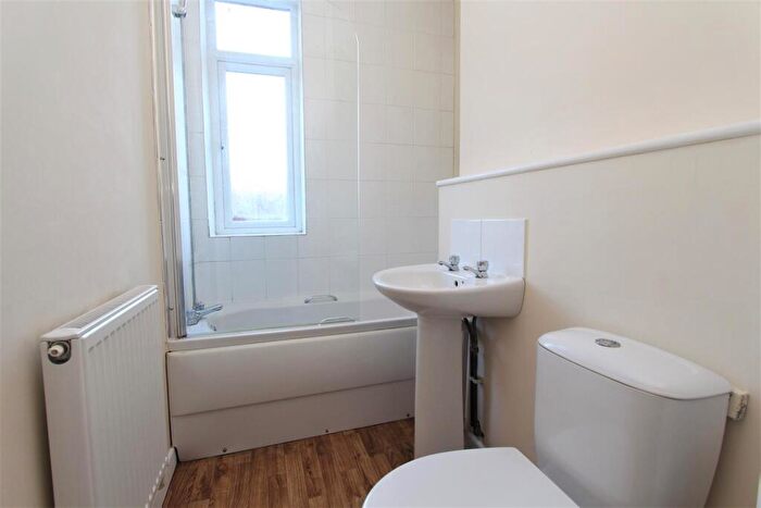 1 Bedroom Flat To Rent In Flat, A Bath Road, Keynsham, Bristol, BS31