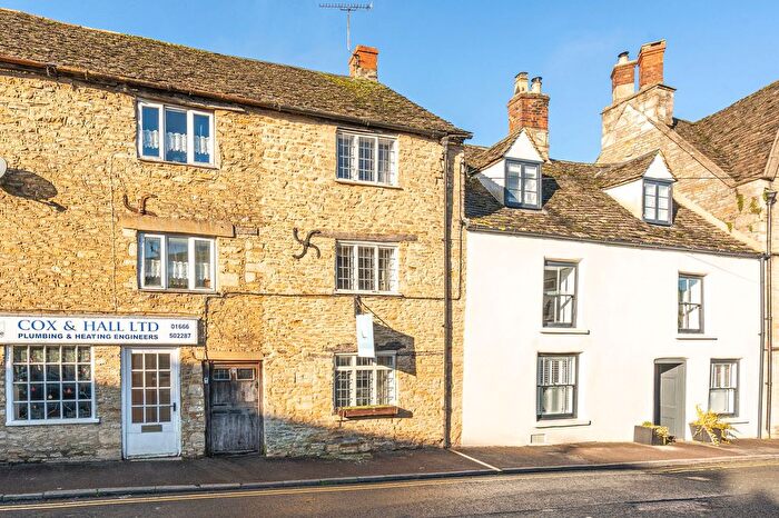 3 Bedroom Terraced House For Sale In Gumstool Hill, Tetbury, GL8