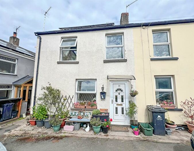 2 Bedroom Cottage For Sale In Steam Mills, Cinderford, GL14