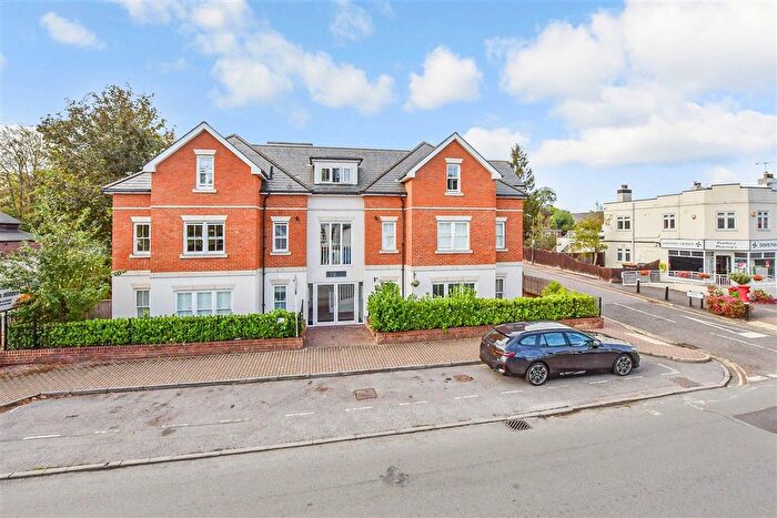 2 Bedroom Flat For Sale In High Street, Pembury, Kent, TN2