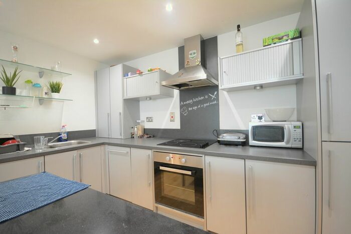 2 Bedroom Flat To Rent In Adams Walk, Nottingham, NG1