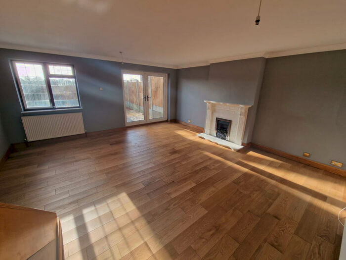 3 Bedroom Terraced House To Rent In Ashdale Drive, Maypole, Birmingham, B14