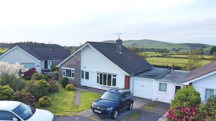 4 Bedroom Bungalow For Sale In Y Groesffordd, Bryncrug, Tywyn, Gwynedd, LL36