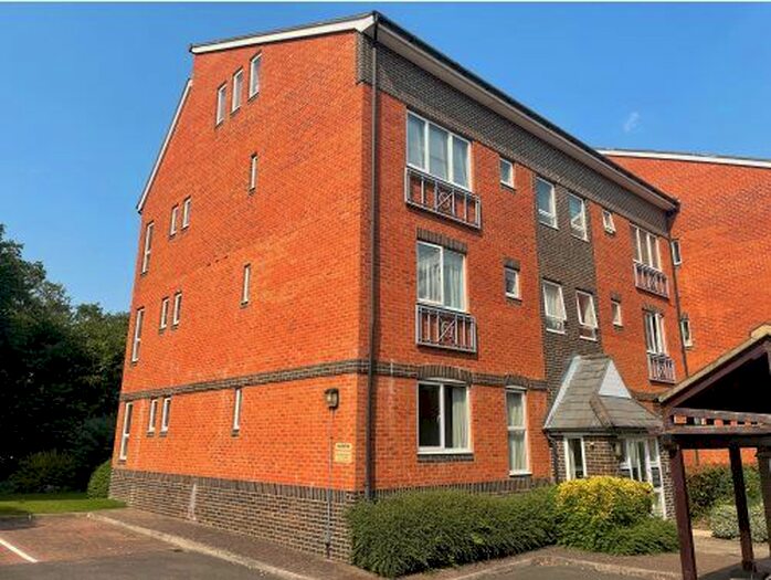 2 Bedroom Flat To Rent In Avebury Avenue, Tonbridge, TN9