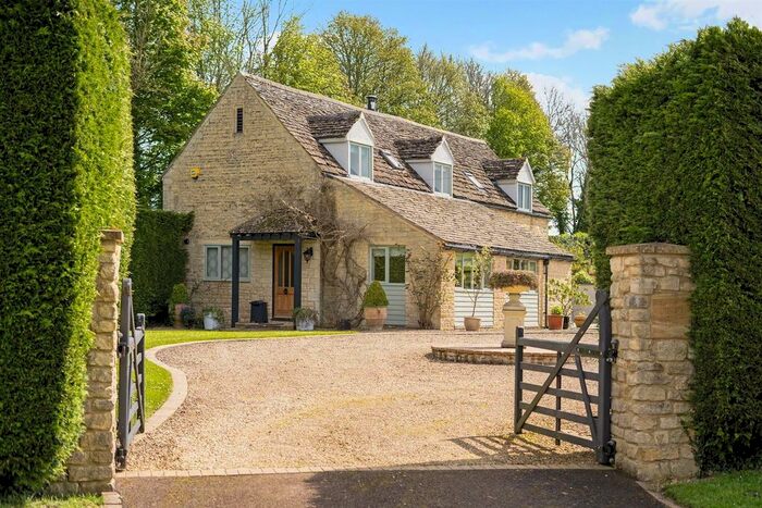 3 Bedroom Detached House For Sale In Heylens Barn, Upper Dowdeswell, Cheltenham, GL54