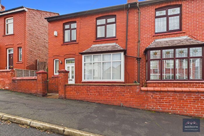 3 Bedroom Semi-Detached House For Sale In Wrightington Street, Swinley, Wigan, WN1