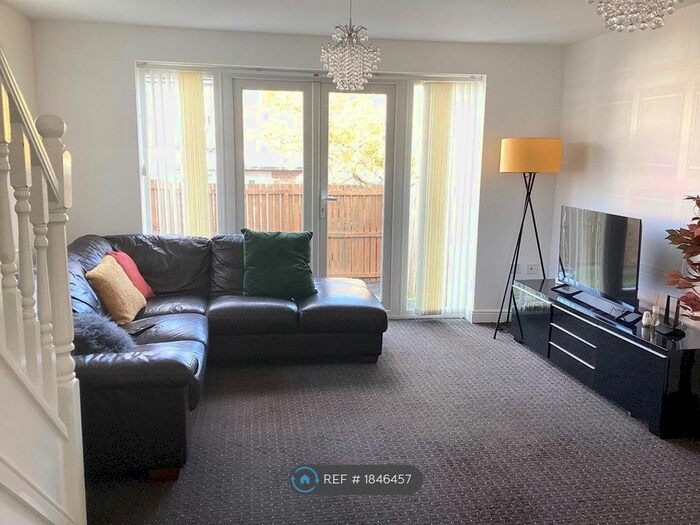 2 Bedroom End Of Terrace House To Rent In Oakland's Crescent, Leeds, LS8