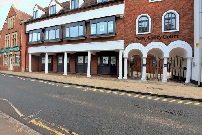 1 Bedroom Ground Flat To Rent In Old Station Yard, Abingdon-on-Thames, Oxfordshire, OX14