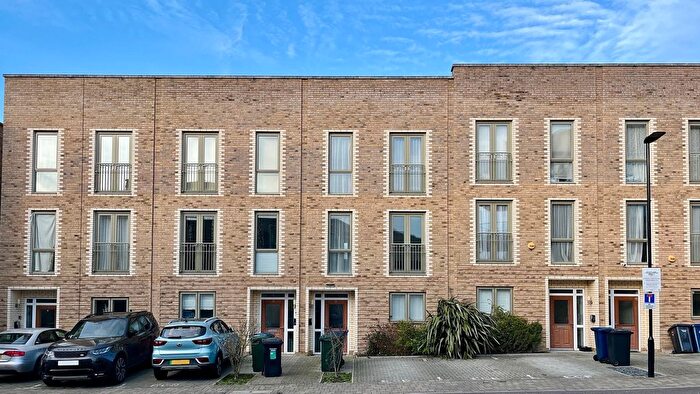 4 Bedroom Flat To Rent In Coxwell Boulevard, Edgware, NW9