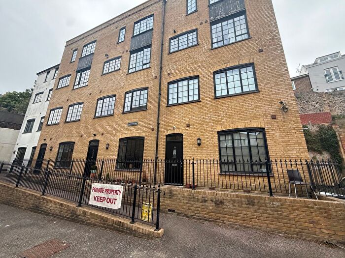 2 Bedroom Property To Rent In King Street, Ramsgate, CT11