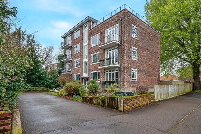 2 Bedroom Flat For Sale In Wickham Road, Princess Court, BR3