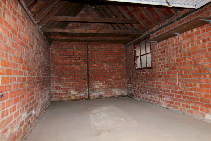 Property To Rent In Garage - Church Drive Boultham Park, Lincoln, Lincolnsire, LN6
