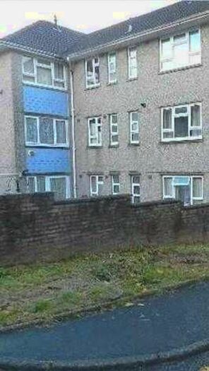 2 Bedroom Flat To Rent In Brynderwen Court, Ferndale, CF43