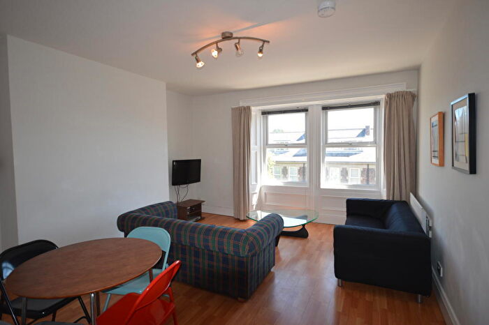 3 Bedroom Apartment To Rent In £.pppw - Portland Terrace, Jesmond, NE2