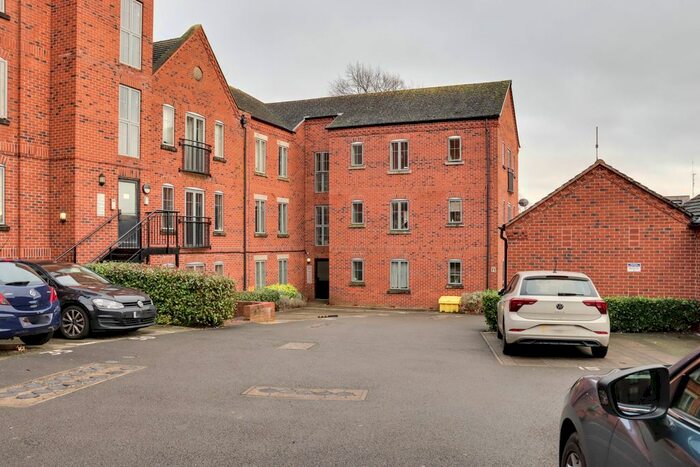 2 Bedroom Flat To Rent In Trinity Lane, Hinckley, LE10