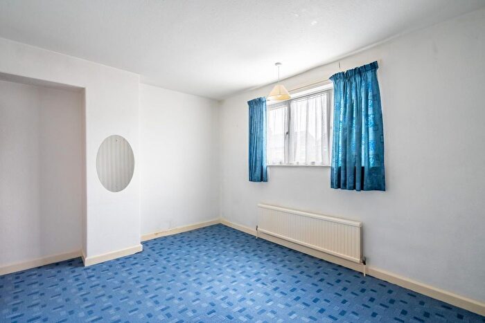 2 Bedroom Terraced House For Sale In Carrington Avenue, York, YO26