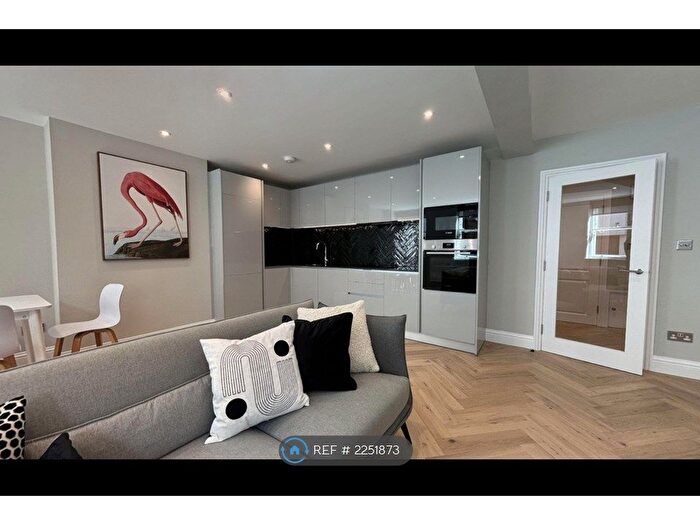 2 Bedroom Flat To Rent In Weymouth Mews, London, W1G