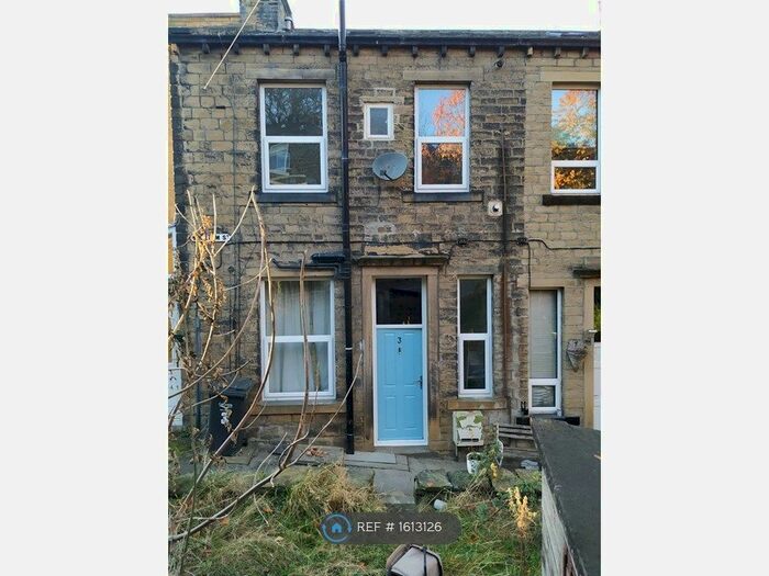 3 Bedroom Terraced House To Rent In William Street, Greetland, Halifax, HX4