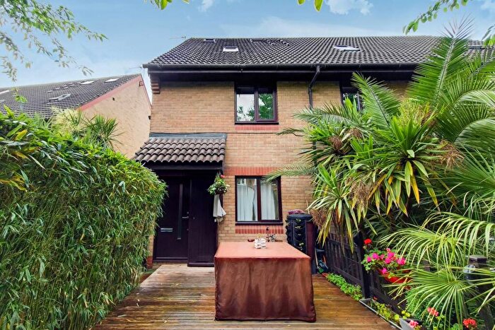 2 Bedroom Maisonette To Rent In Bunning Way, Hillmarton Conservation Area, London, N7