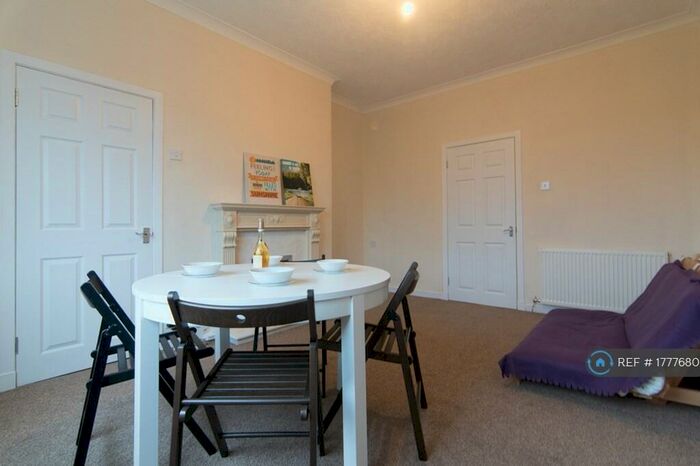 2 Bedroom Flat To Rent In Merton Drive, Glasgow, G52